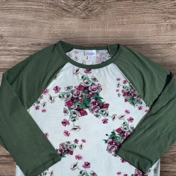 LuLaRoe 3/4 Sleeve Chic Floral Raglan Tunic - Green and Pink - Picture 4 of 9